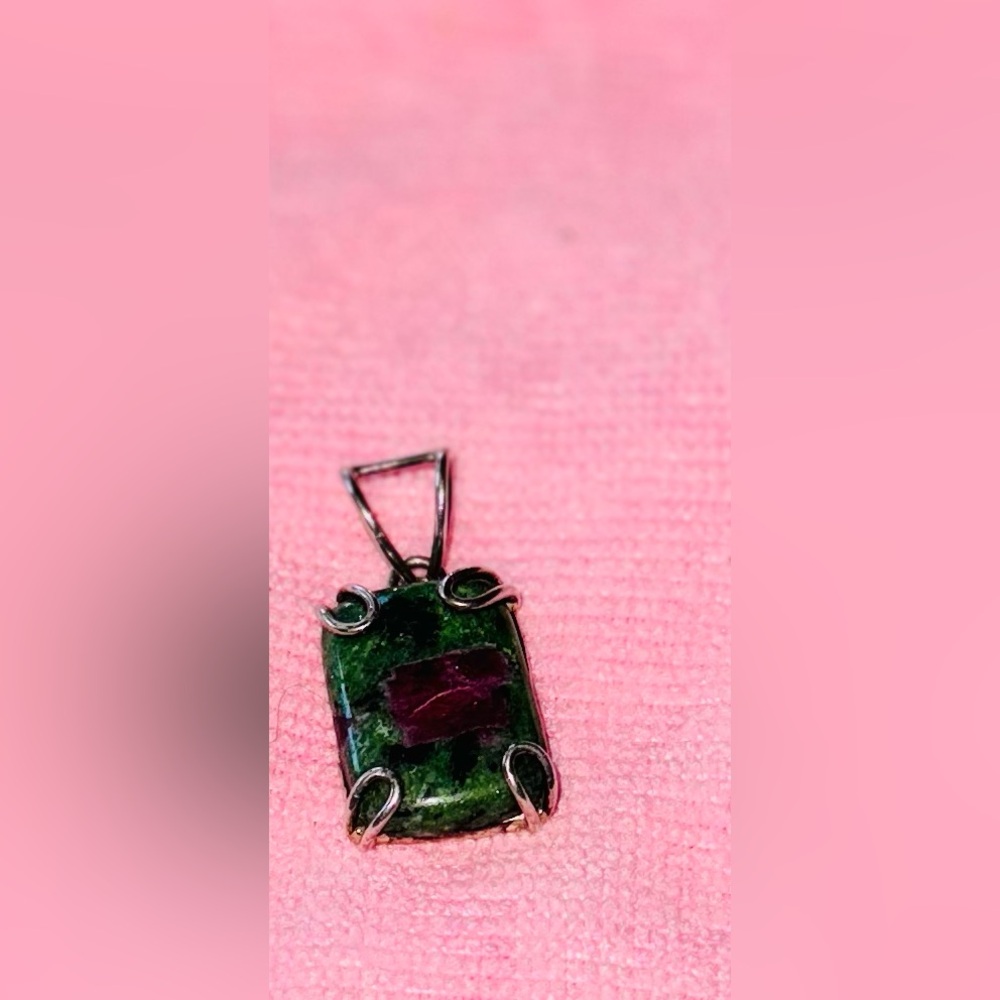 Gorgeous RUBY ZOISITE .925 Pendant - Picture 6 of 9